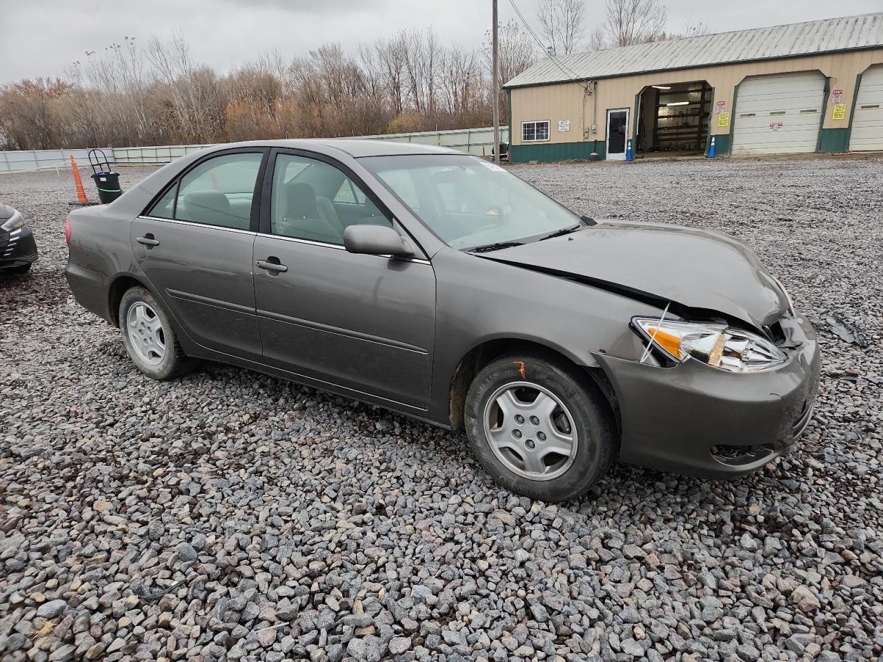 2002 Toyota Camry Le - Image 4
