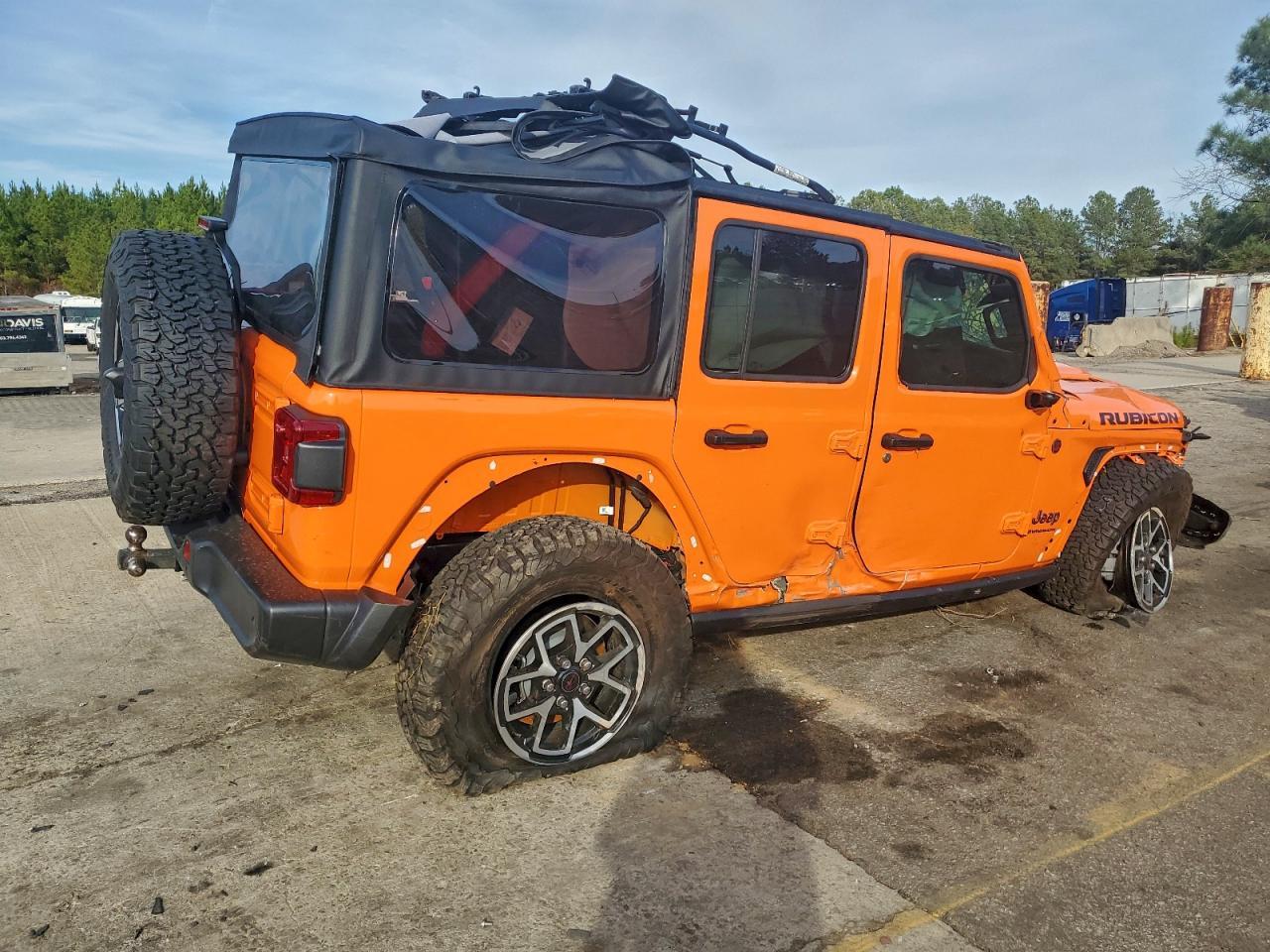 2025 Jeep Wrangler Rubicon - Image 3