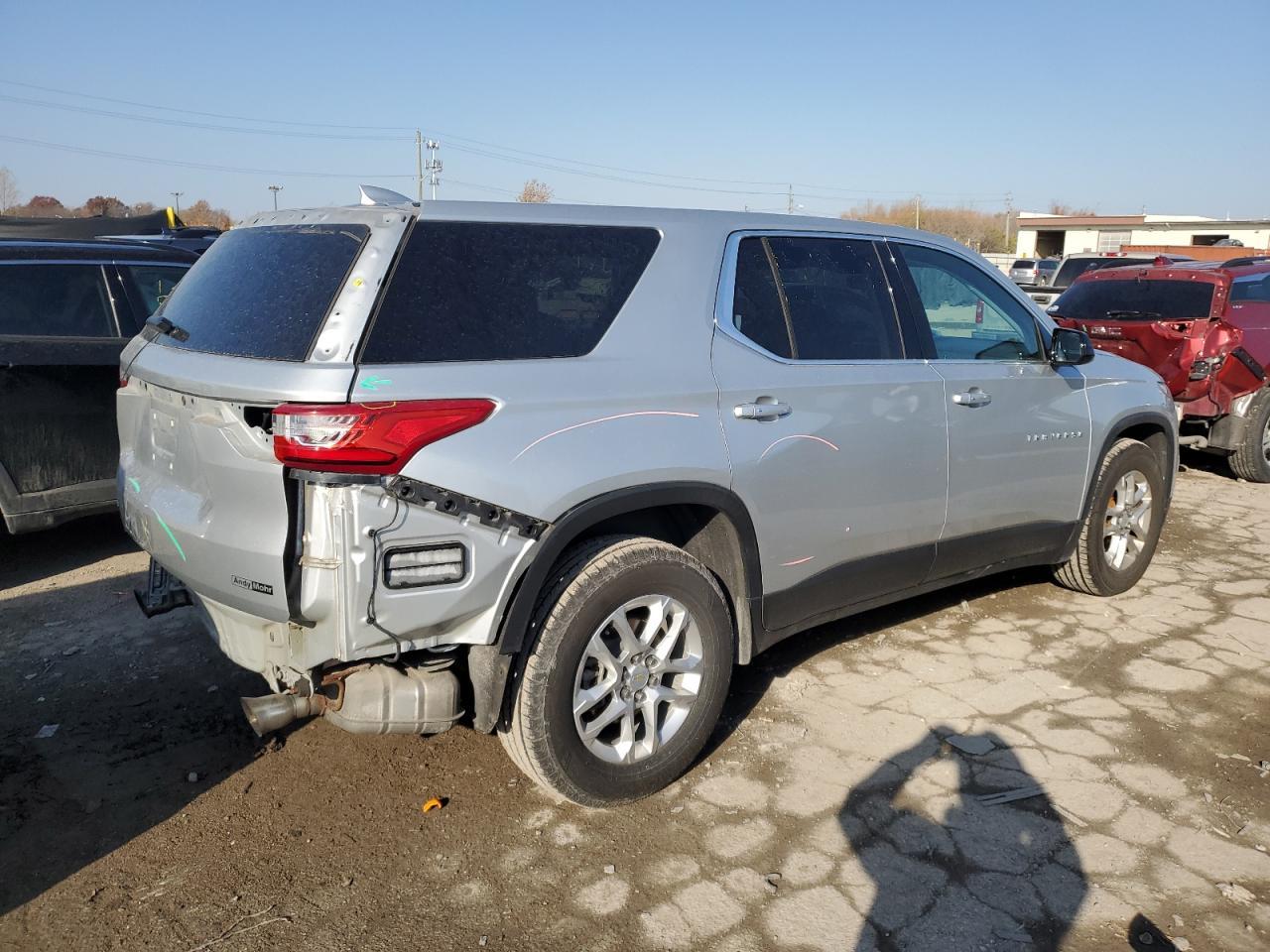 2019 Chevrolet Traverse Ls - Image 3
