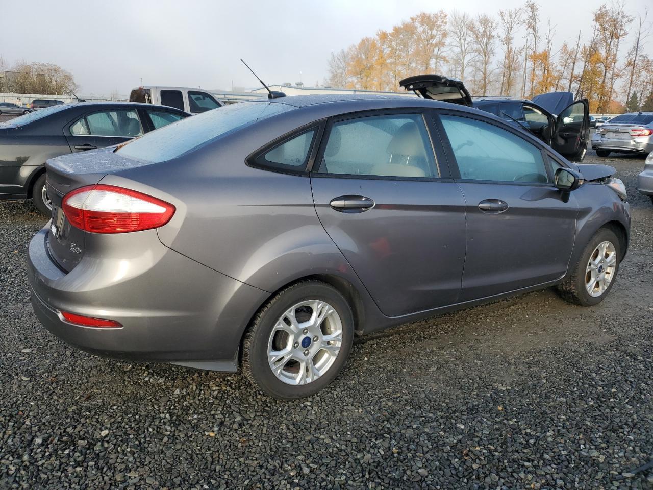 2014 Ford Fiesta Se - Image 3