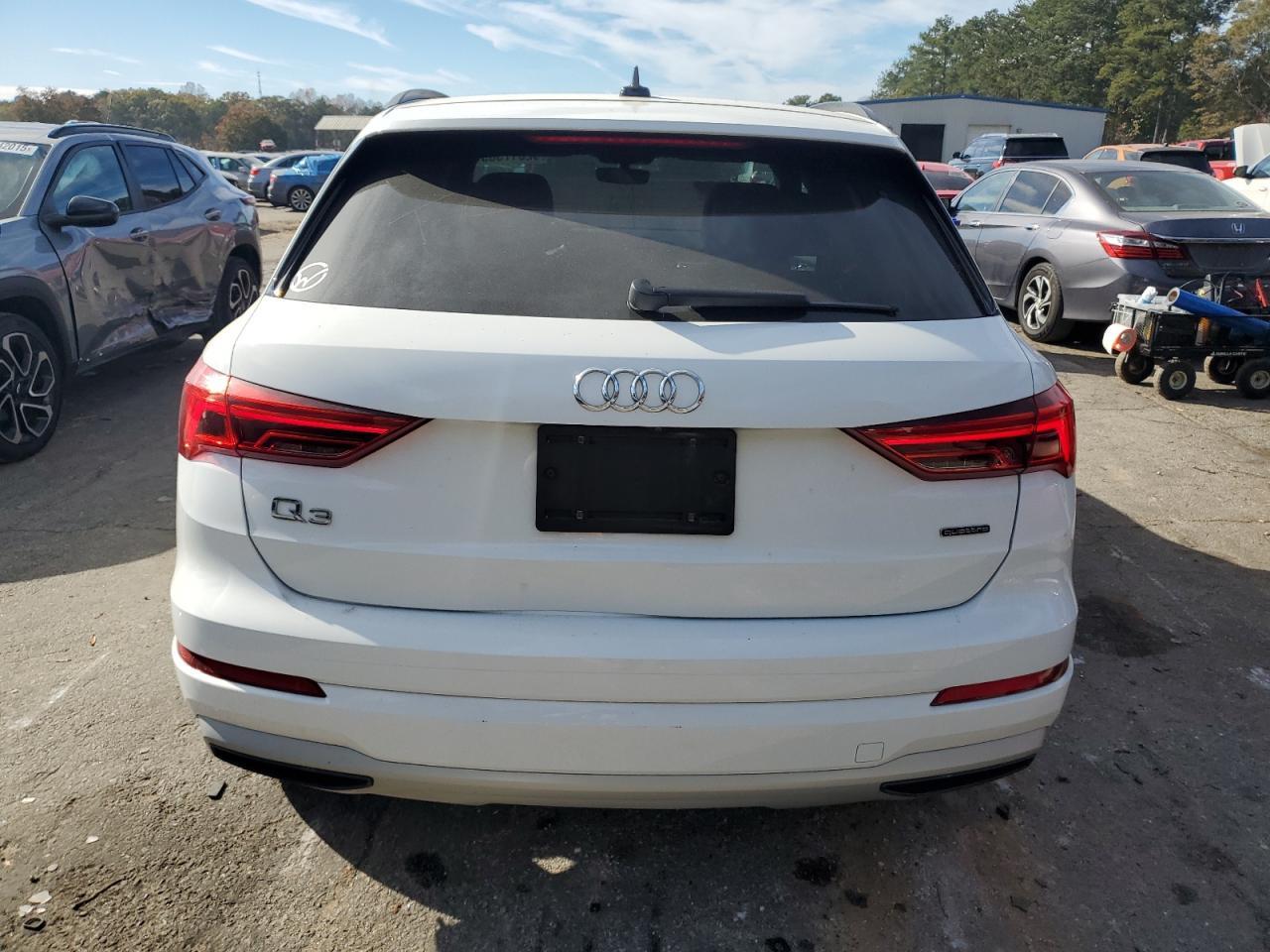 2022 Audi Q3 Komfort 45 - Image 6