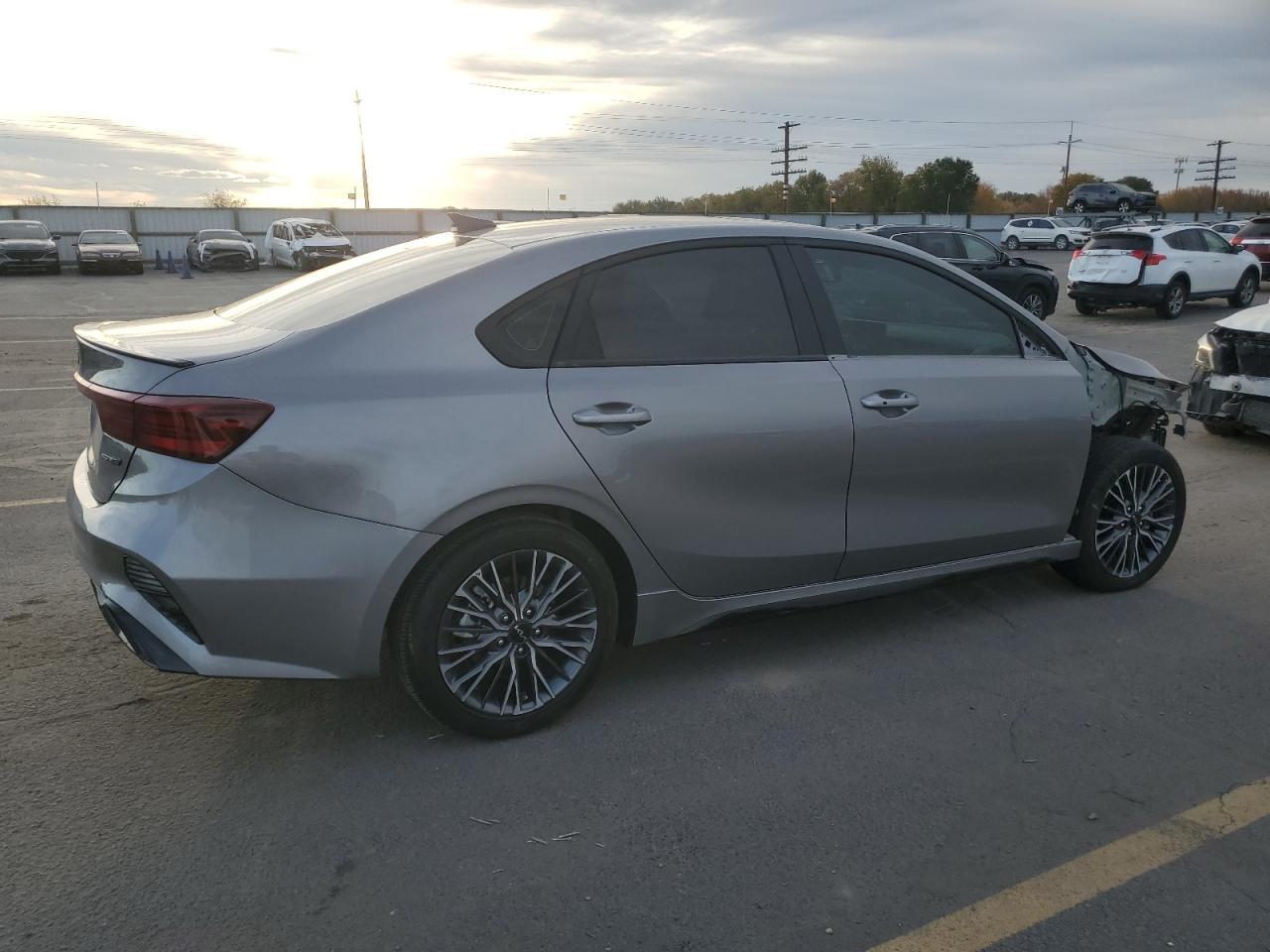2024 Kia Forte Gt Line - Фото 3