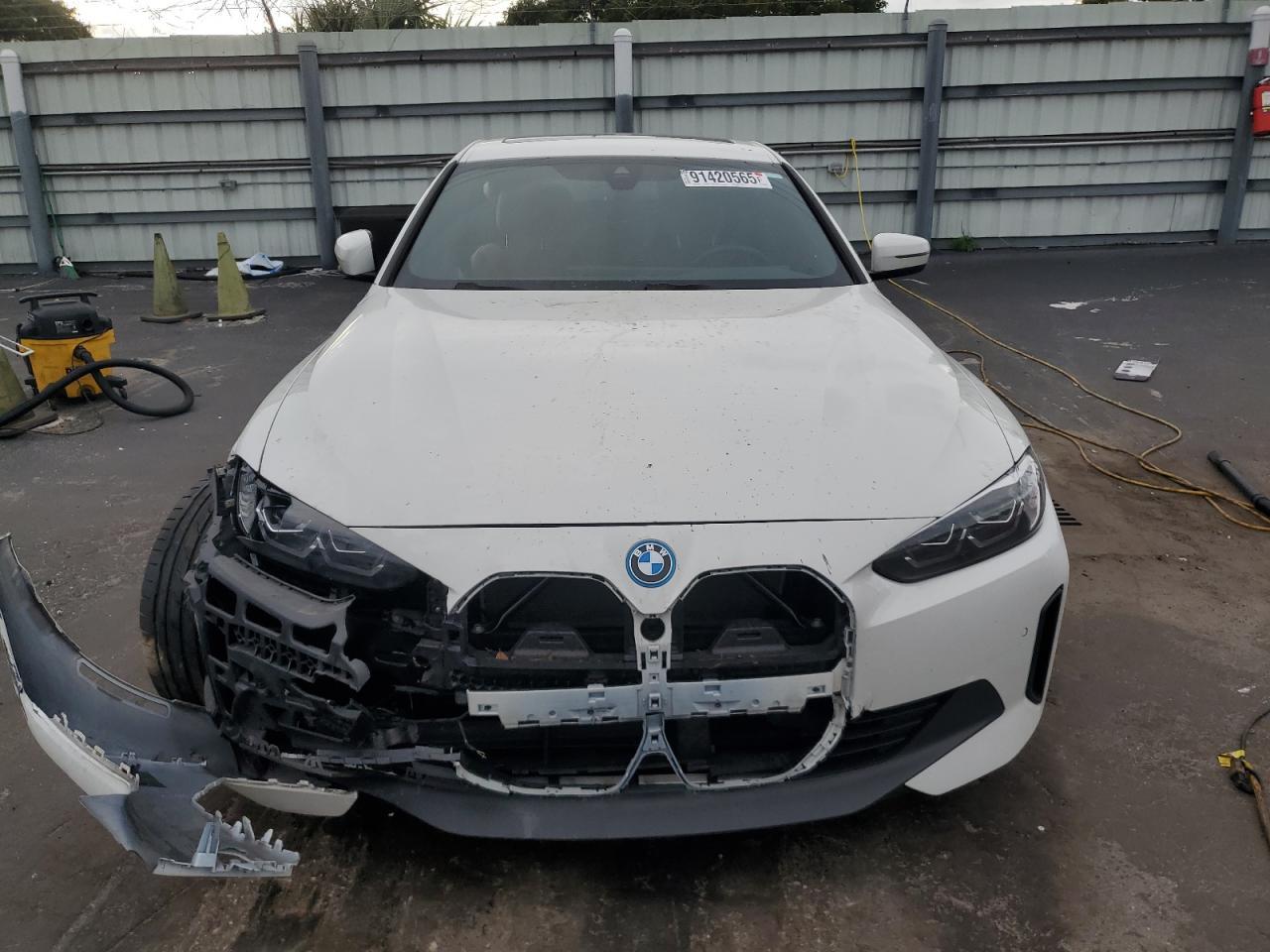 2023 BMW I4 Edrive 40 - Image 5