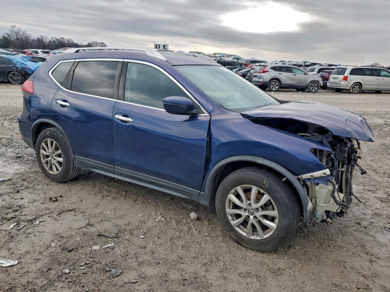 2017 Nissan Rogue S - Фото 4