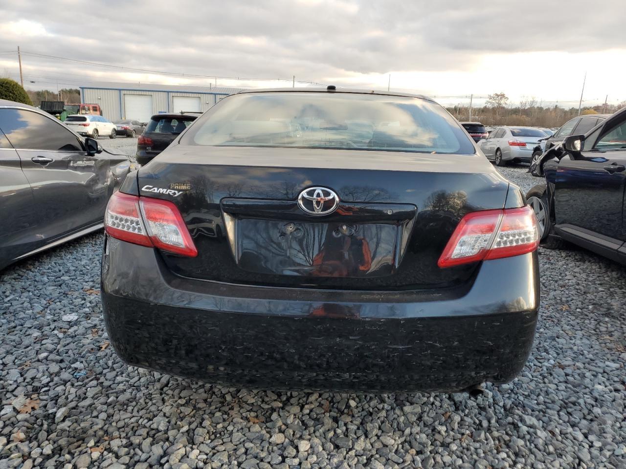 2010 Toyota Camry Base - Фото 6