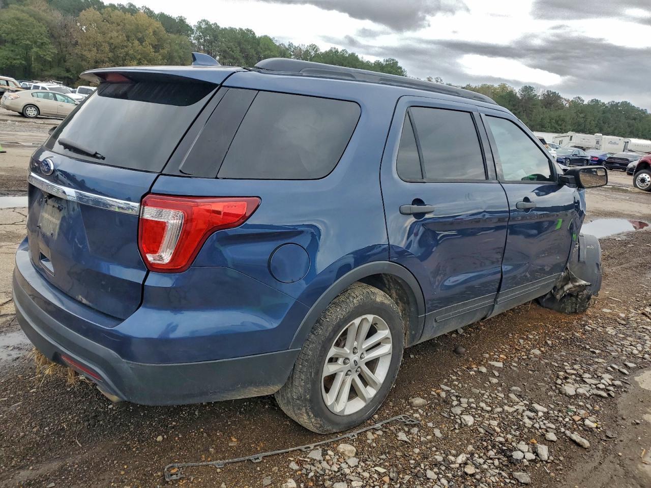 2017 Ford Explorer - Image 3