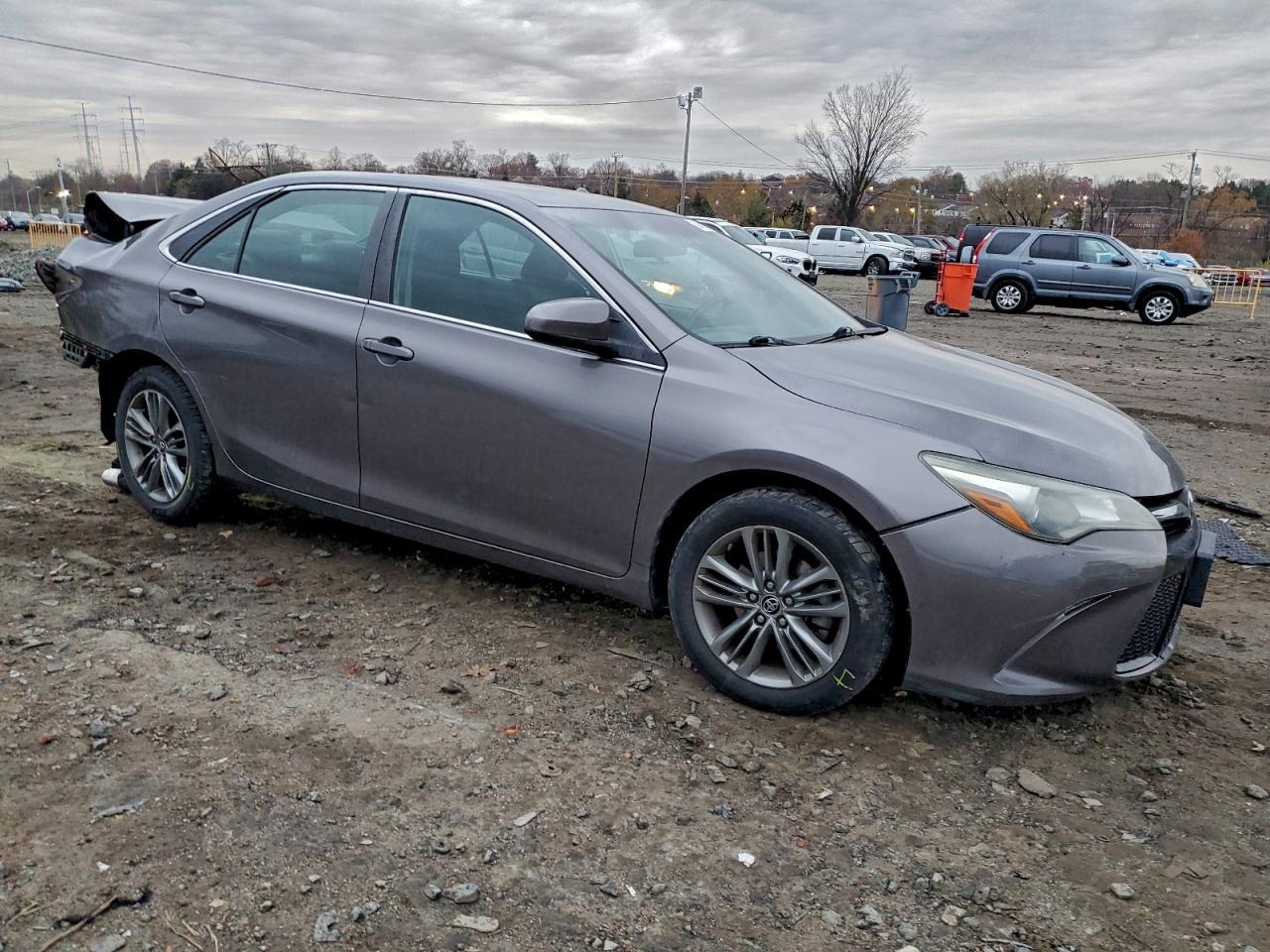 2015 Toyota Camry Le - Фото 4