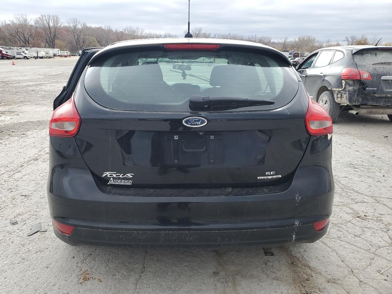 2016 Ford Focus Se - Фото 6