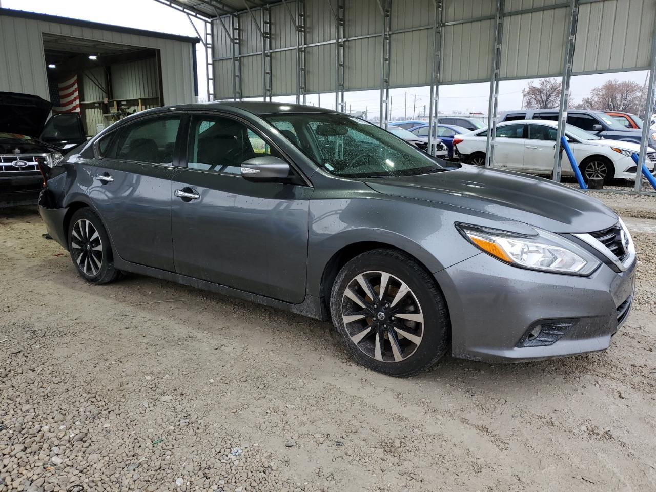 2018 Nissan Altima 2.5 - Image 4