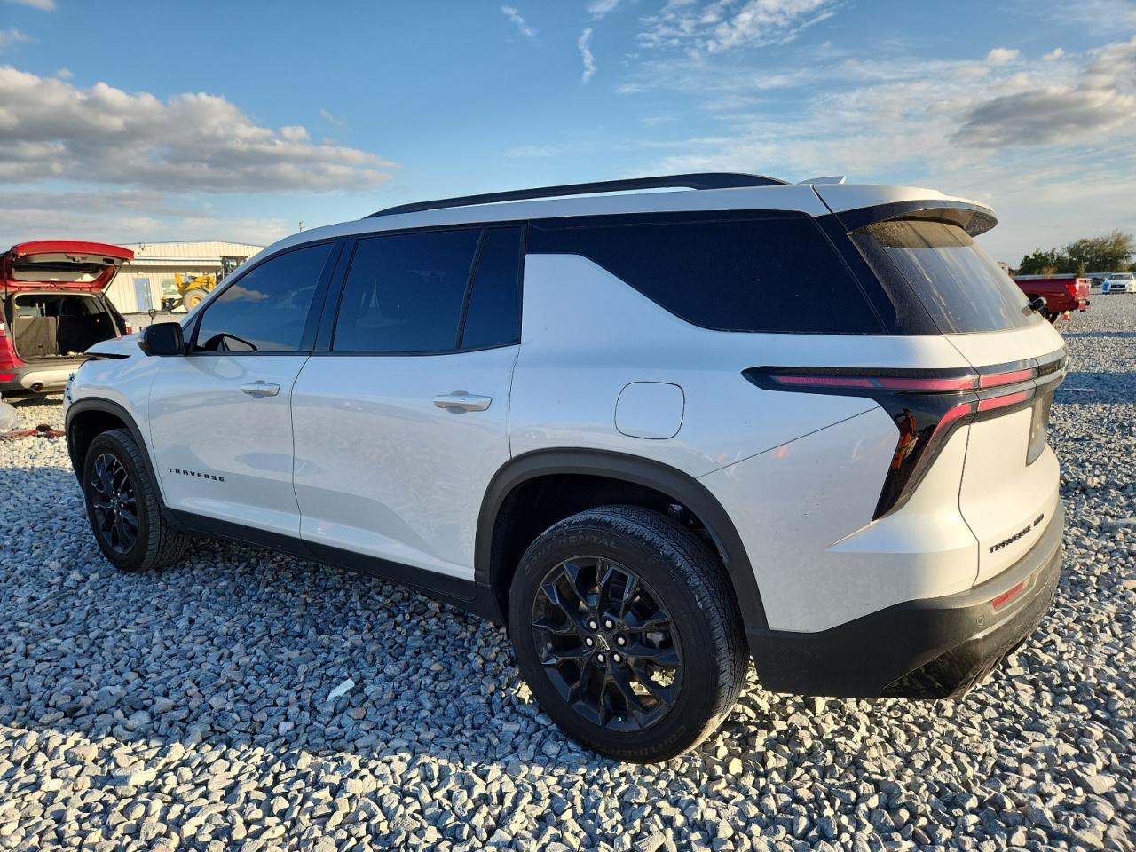 2024 Chevrolet Traverse Lt - Фото 2