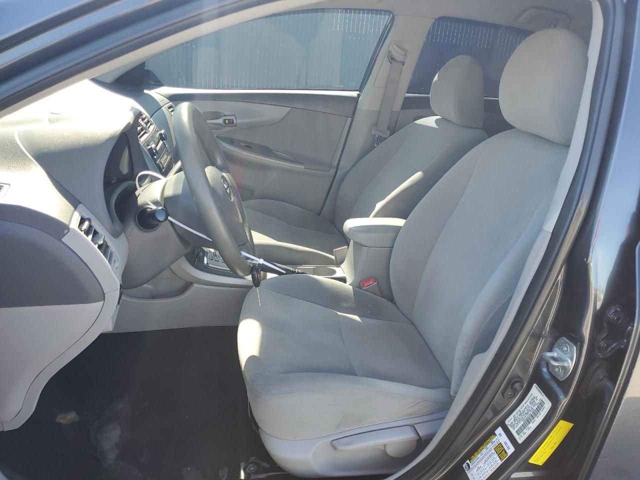 2010 Toyota Corolla Base - Фото 7