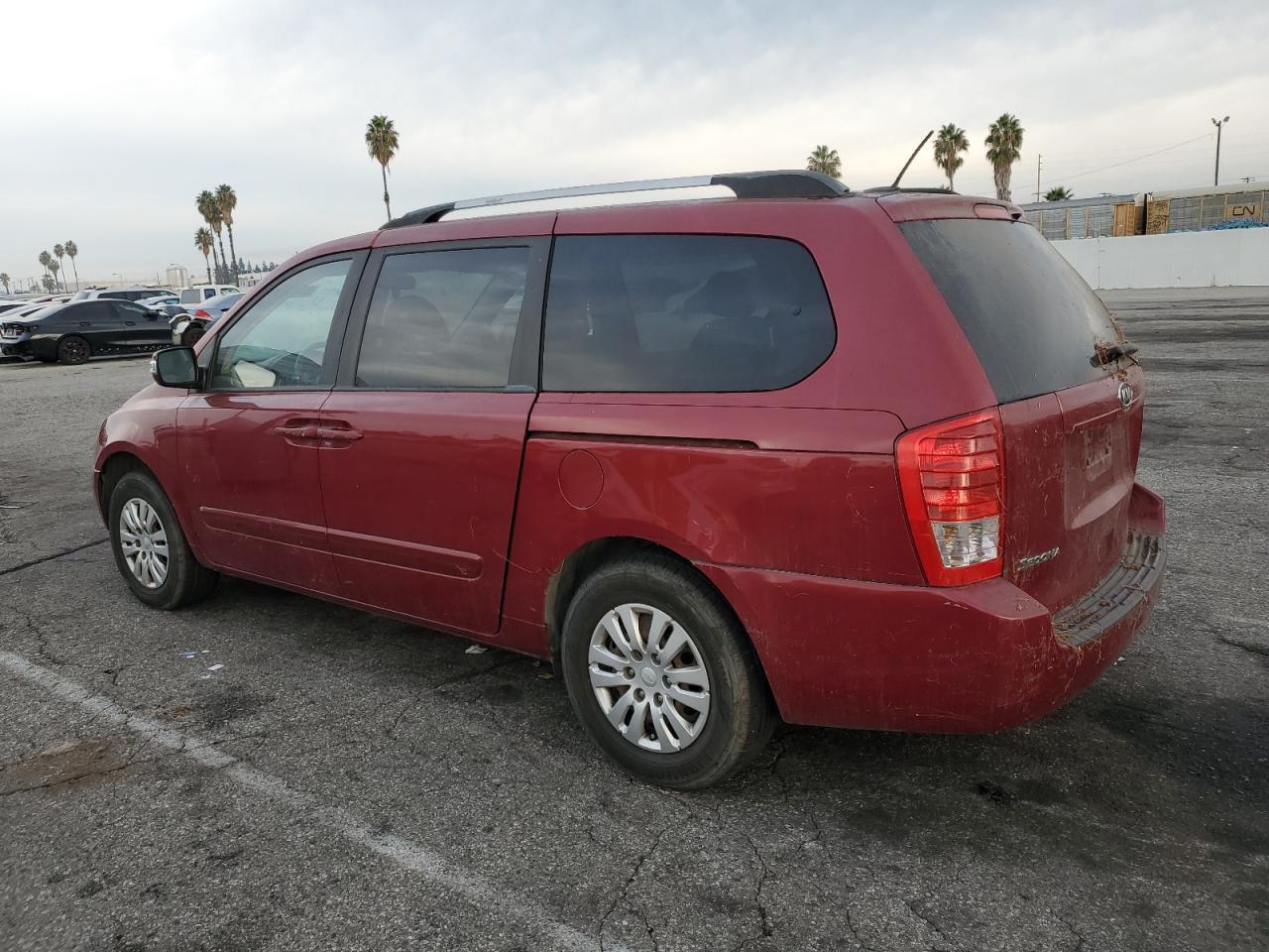 2011 Kia Sedona Lx - Фото 2