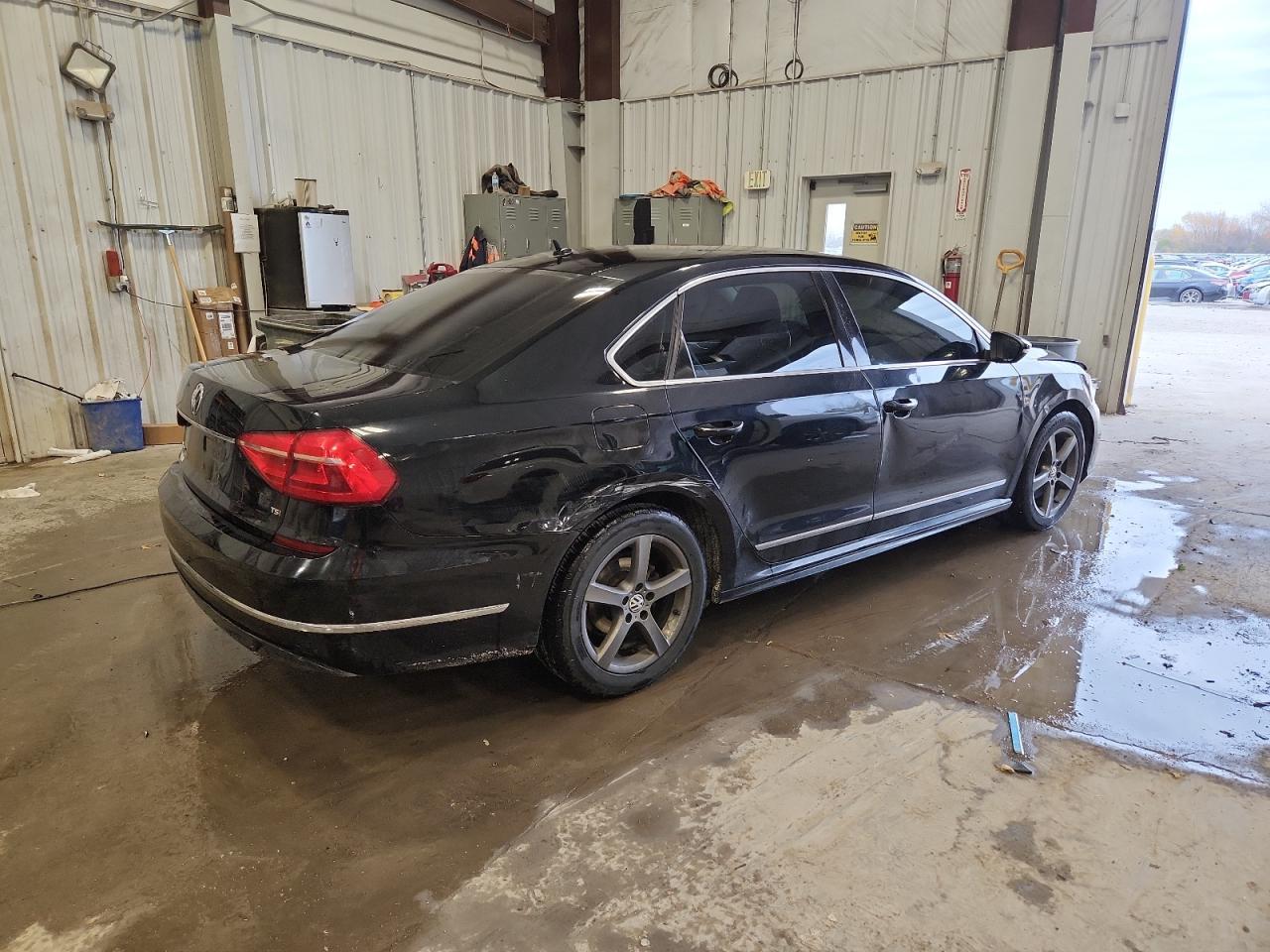 2016 Volkswagen Passat S - Фото 3