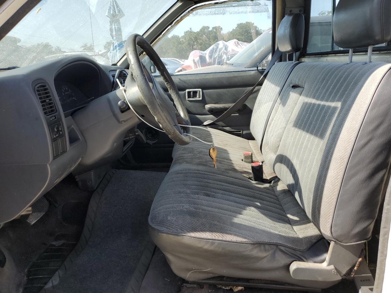 1994 Nissan Truck Base - Image 7