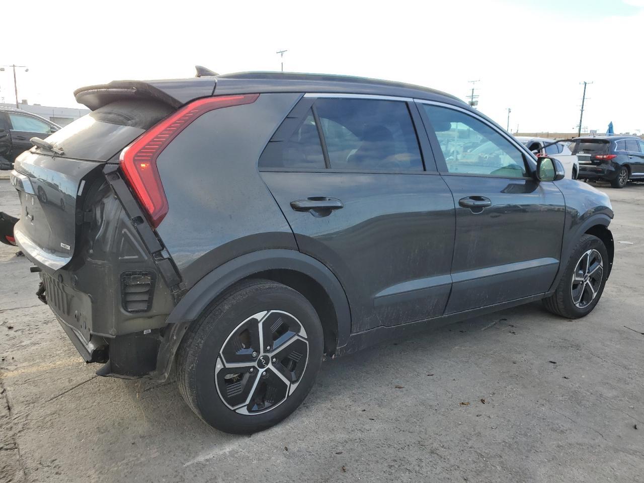 2023 Kia Niro Ex - Image 3