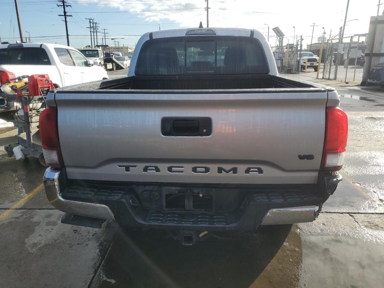 2020 Toyota Tacoma Double Cab - Фото 6