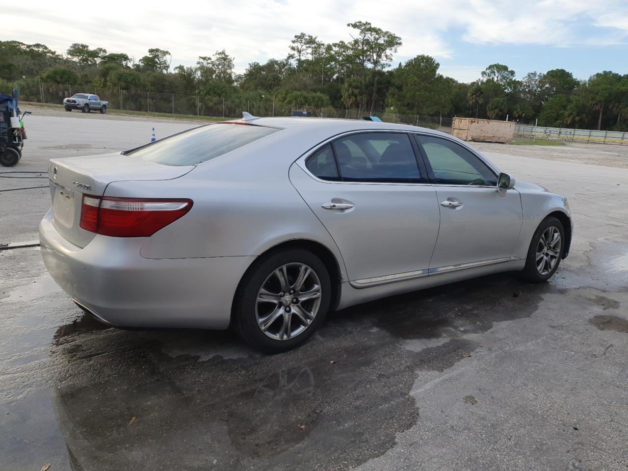 2007 Lexus Ls 460L - Image 3