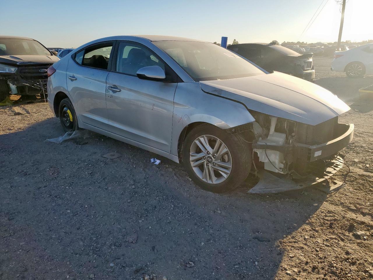 2019 Hyundai Elantra Sel - Image 4