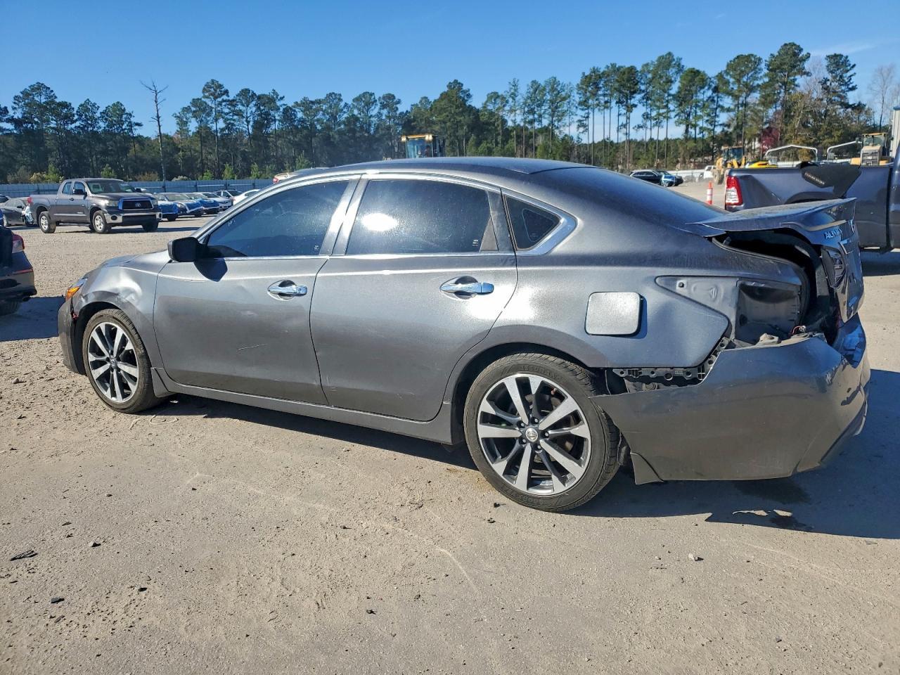 2017 Nissan Altima 2.5 - Фото 2