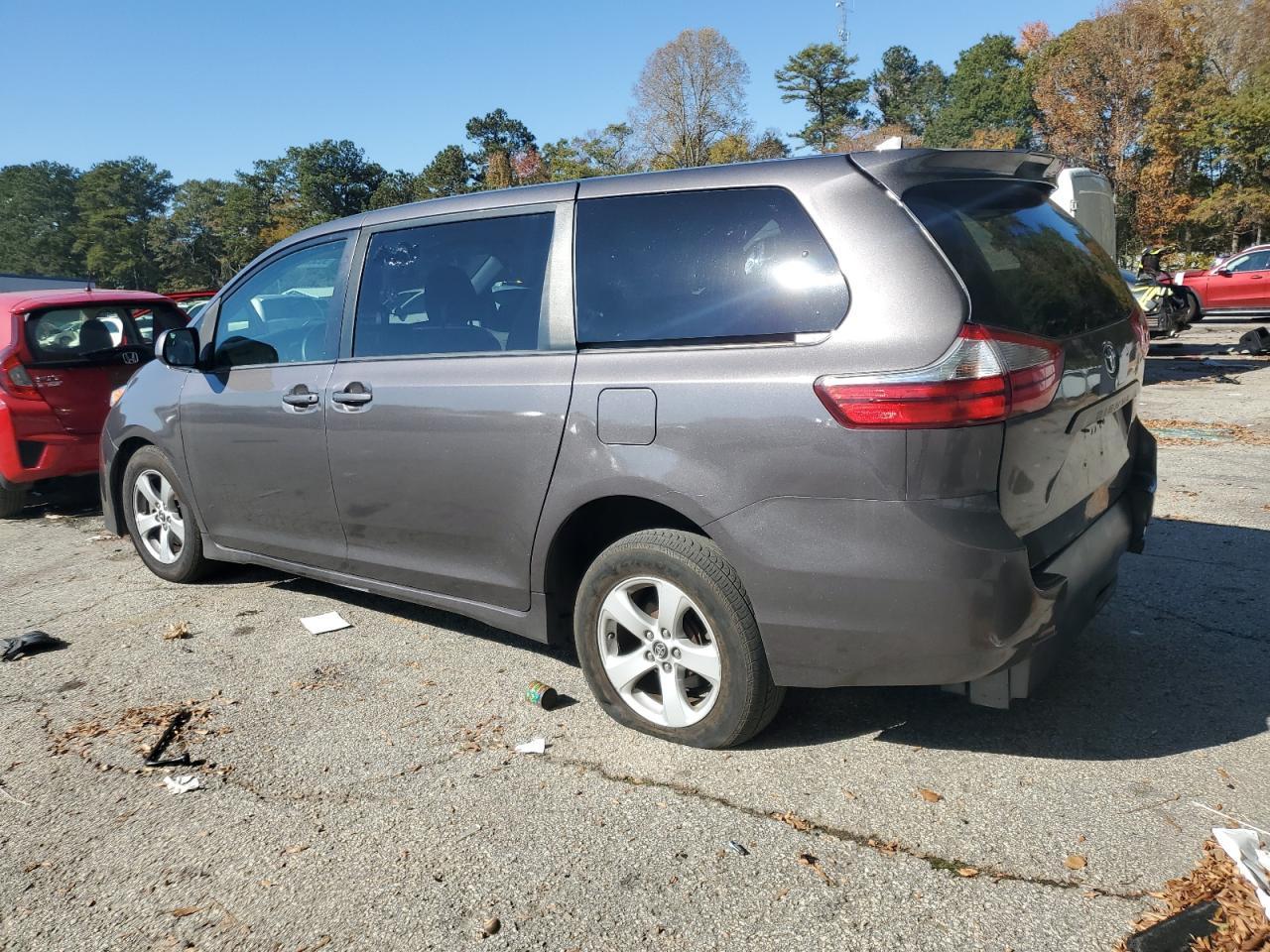 2019 Toyota Sienna - Фото 2