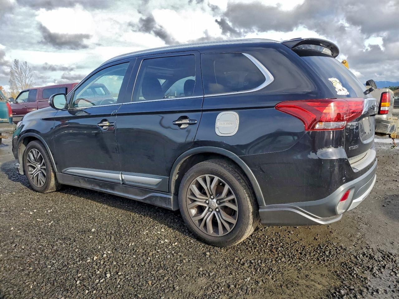 2017 Mitsubishi Outlander Se - Фото 2
