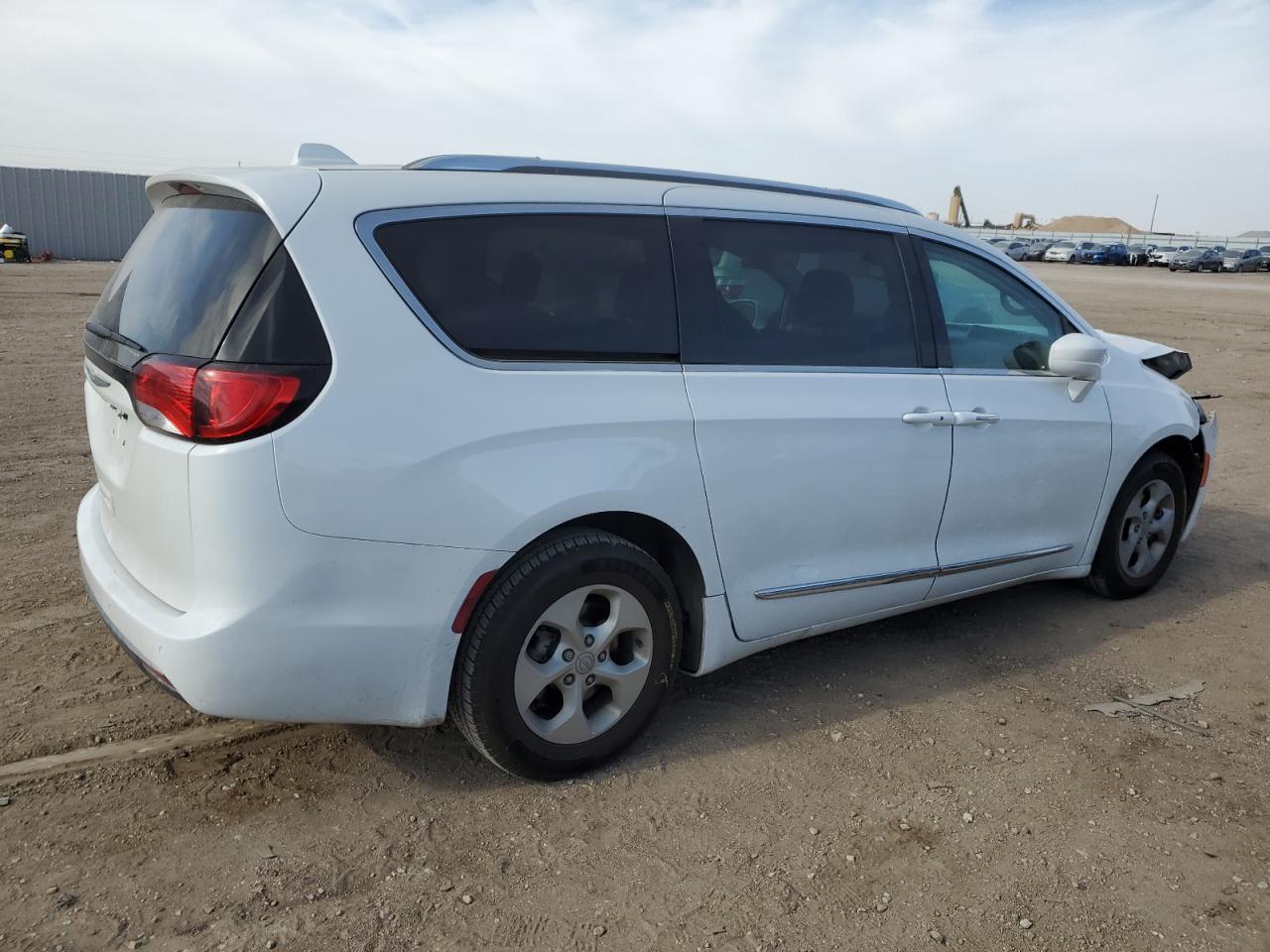 2017 Chrysler Pacifica Touring L Plus - Image 3