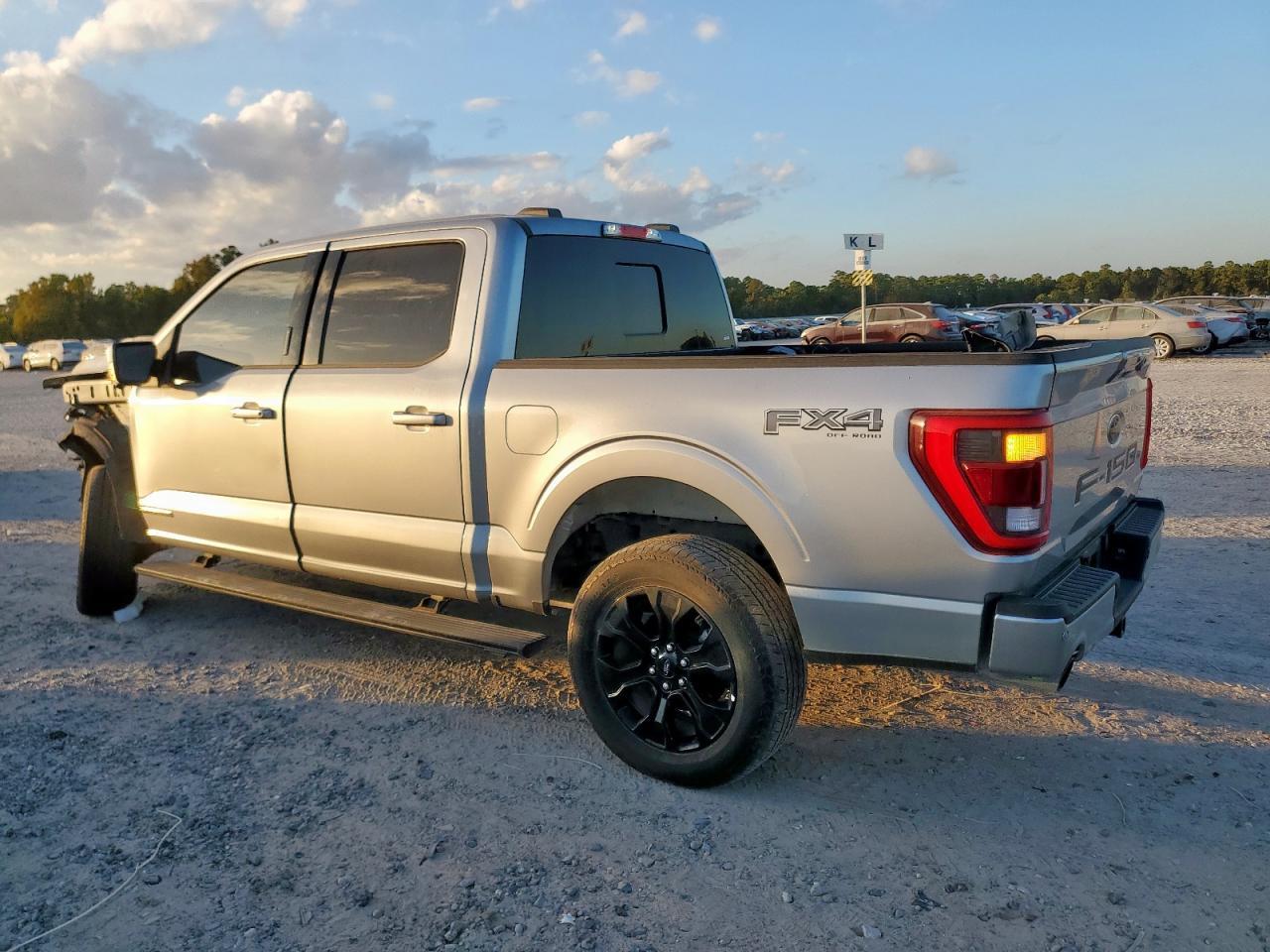 2023 Ford F150 Supercrew - Фото 2