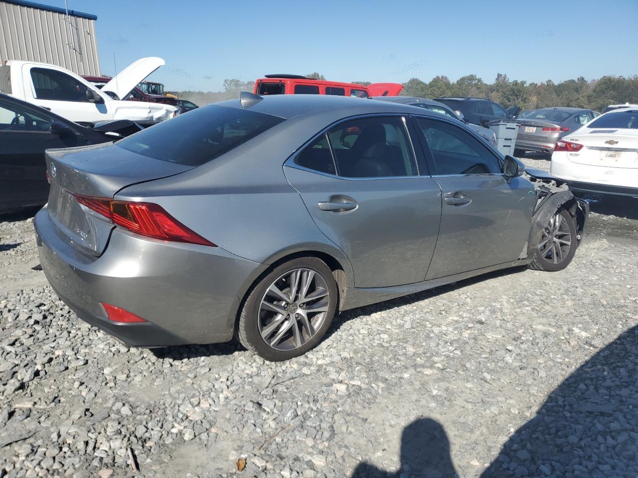 2018 Lexus Is 300 - Image 3