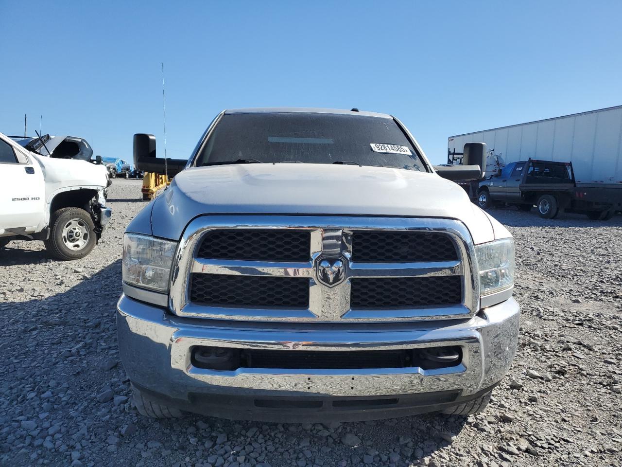2018 Ram 3500 Flatbed Truck - Фото 5