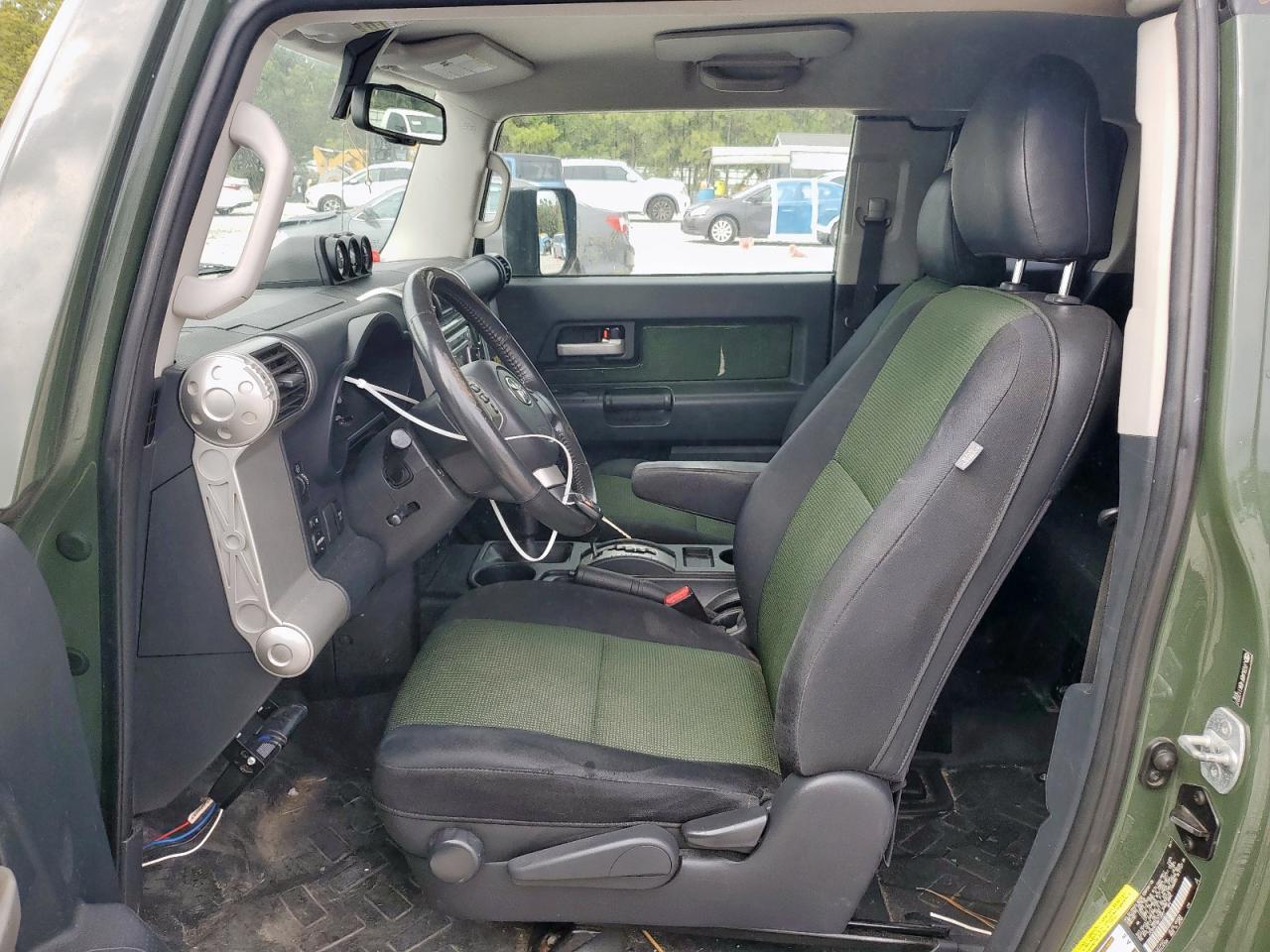 2011 Toyota Fj Cruiser - Image 7