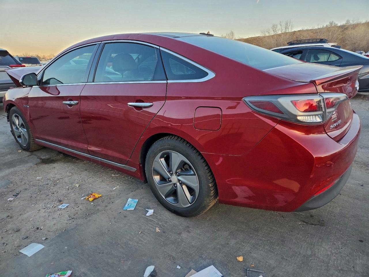 2017 Hyundai Sonata Hybrid - Image 2