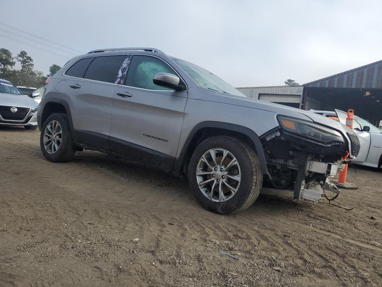2019 Jeep Cherokee Latitude Plus - Image 4