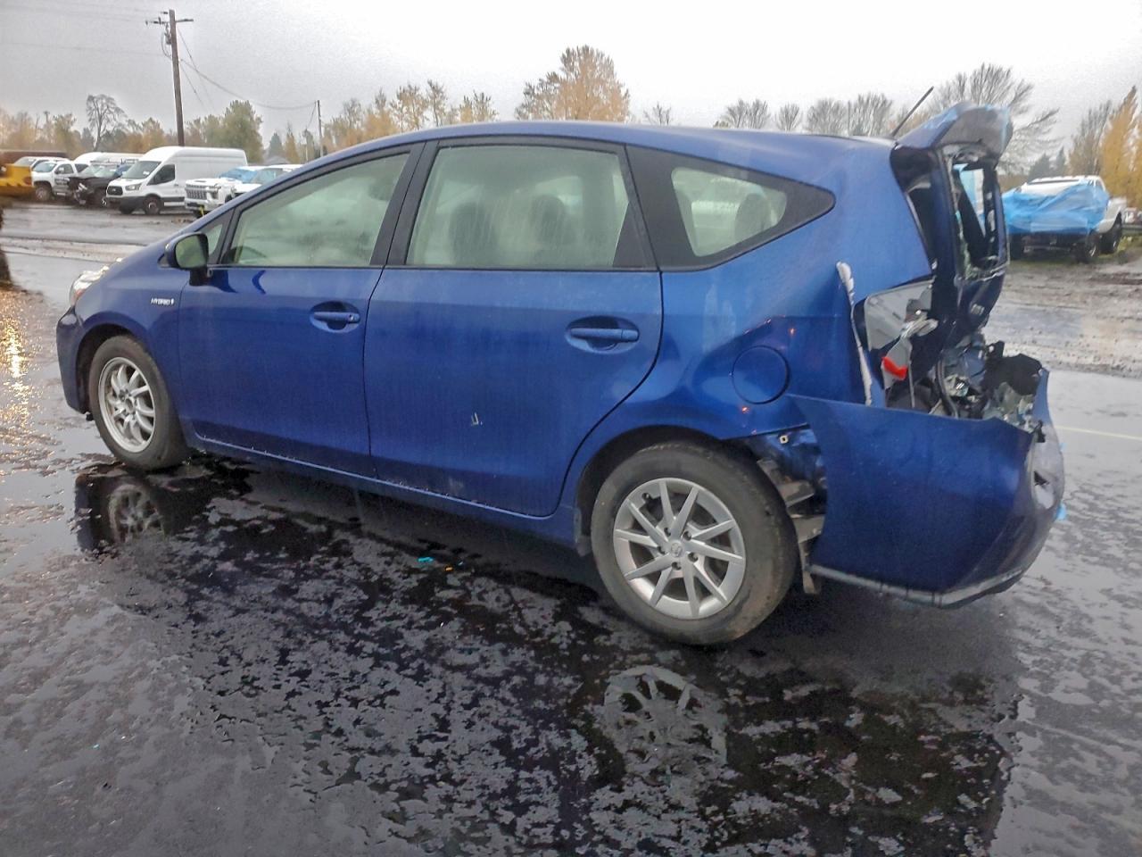 2016 Toyota Prius V - Фото 2