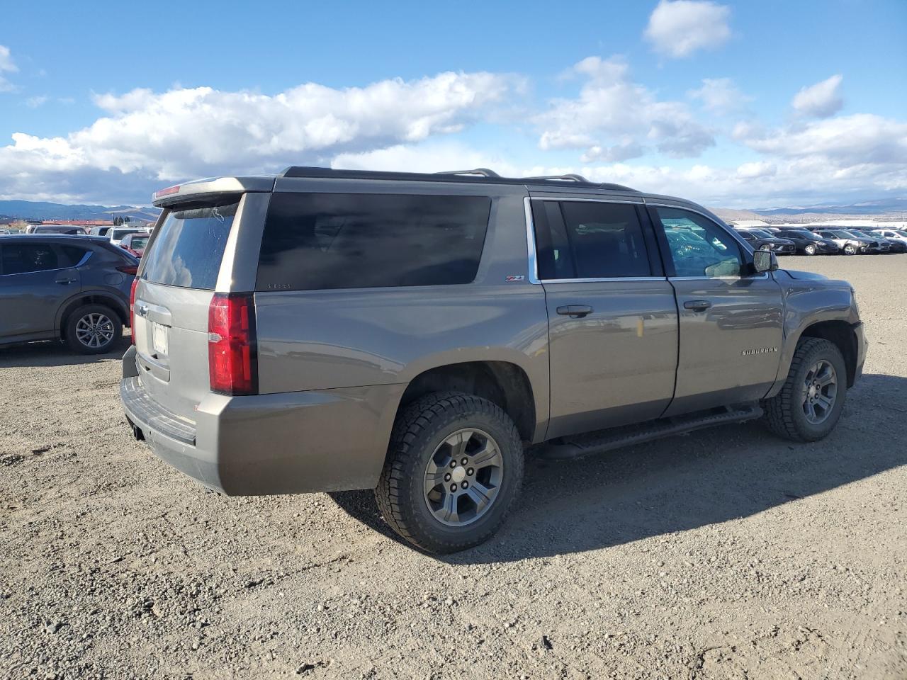 2017 Chevrolet Suburban K1500 Lt - Image 3