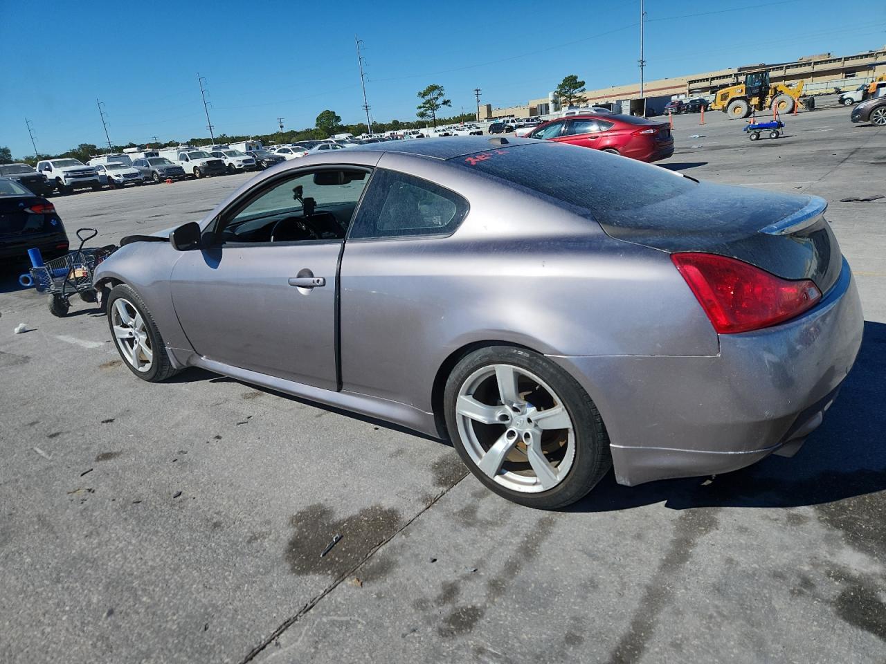 2011 Infiniti G37 Base - Фото 2