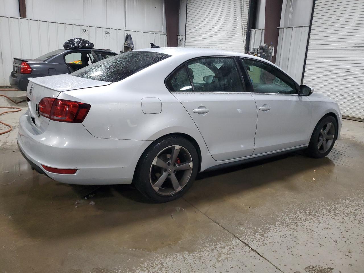 2013 Volkswagen Jetta Gli - Фото 3