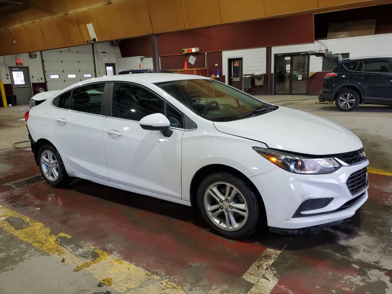 2017 Chevrolet Cruze Lt - Image 4