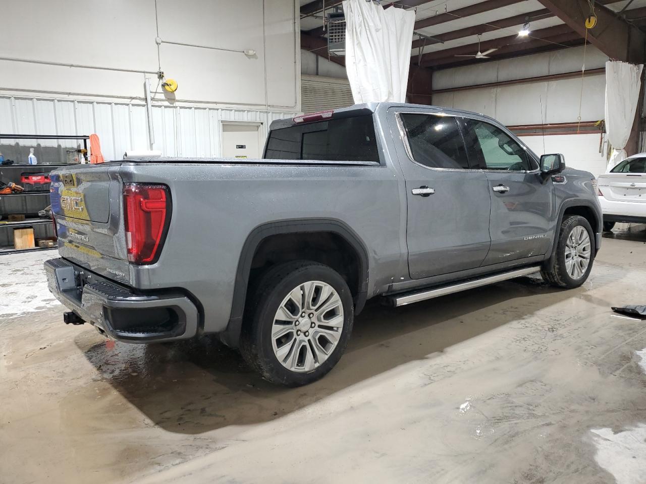 2022 GMC Sierra Limited K1500 Denali - Image 3