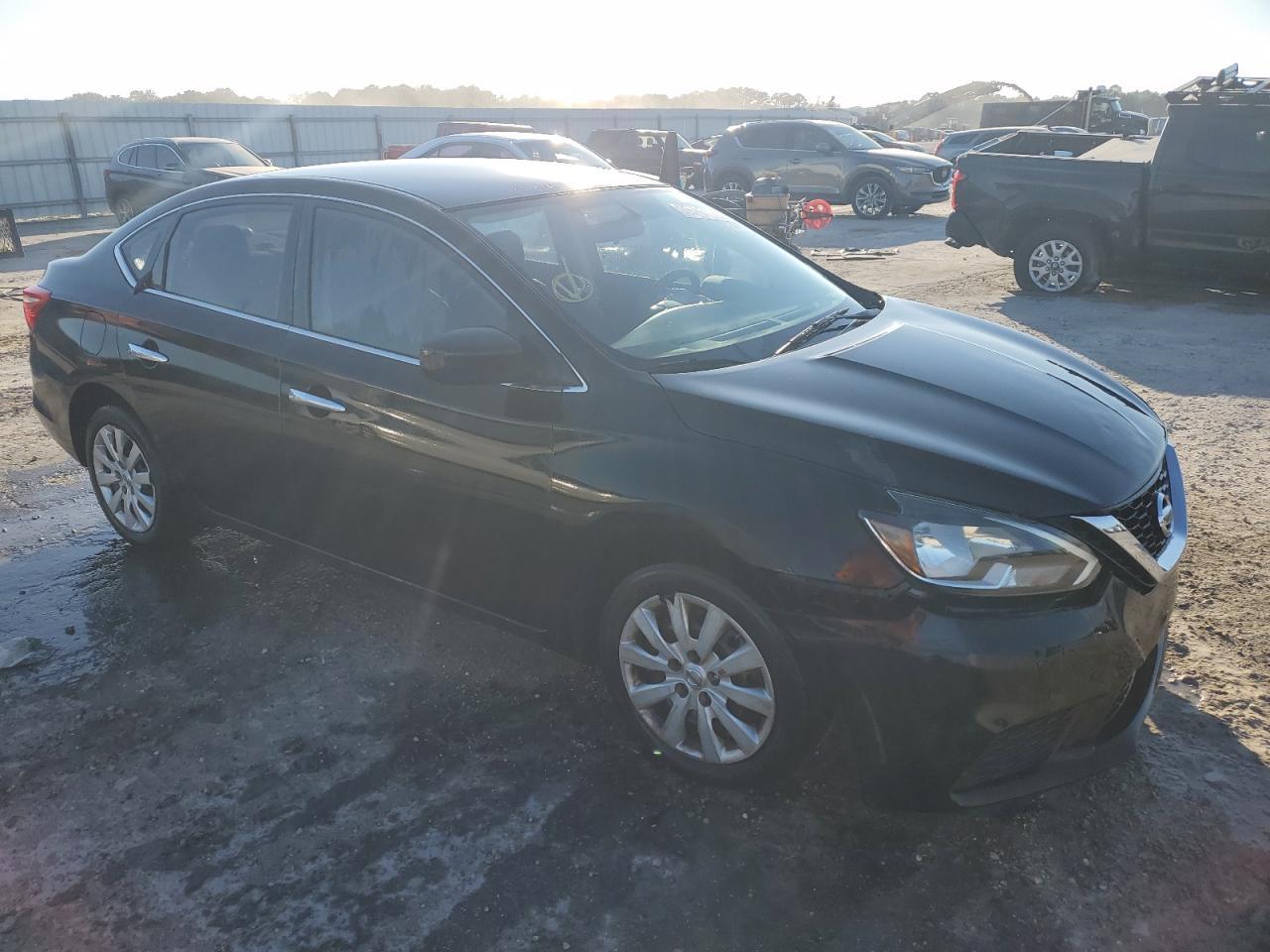 2017 Nissan Sentra S - Фото 4