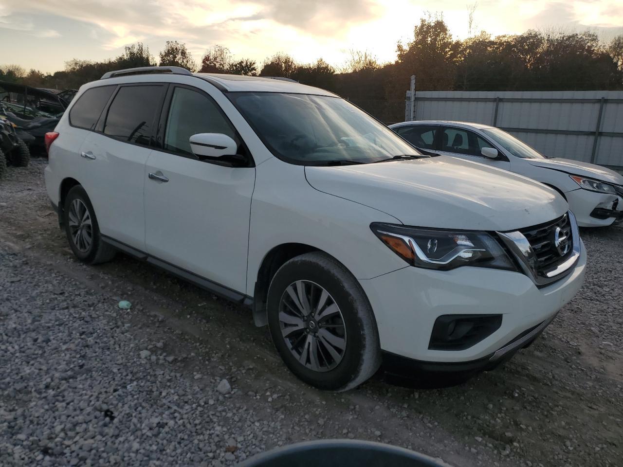 2017 Nissan Pathfinder S - Фото 4