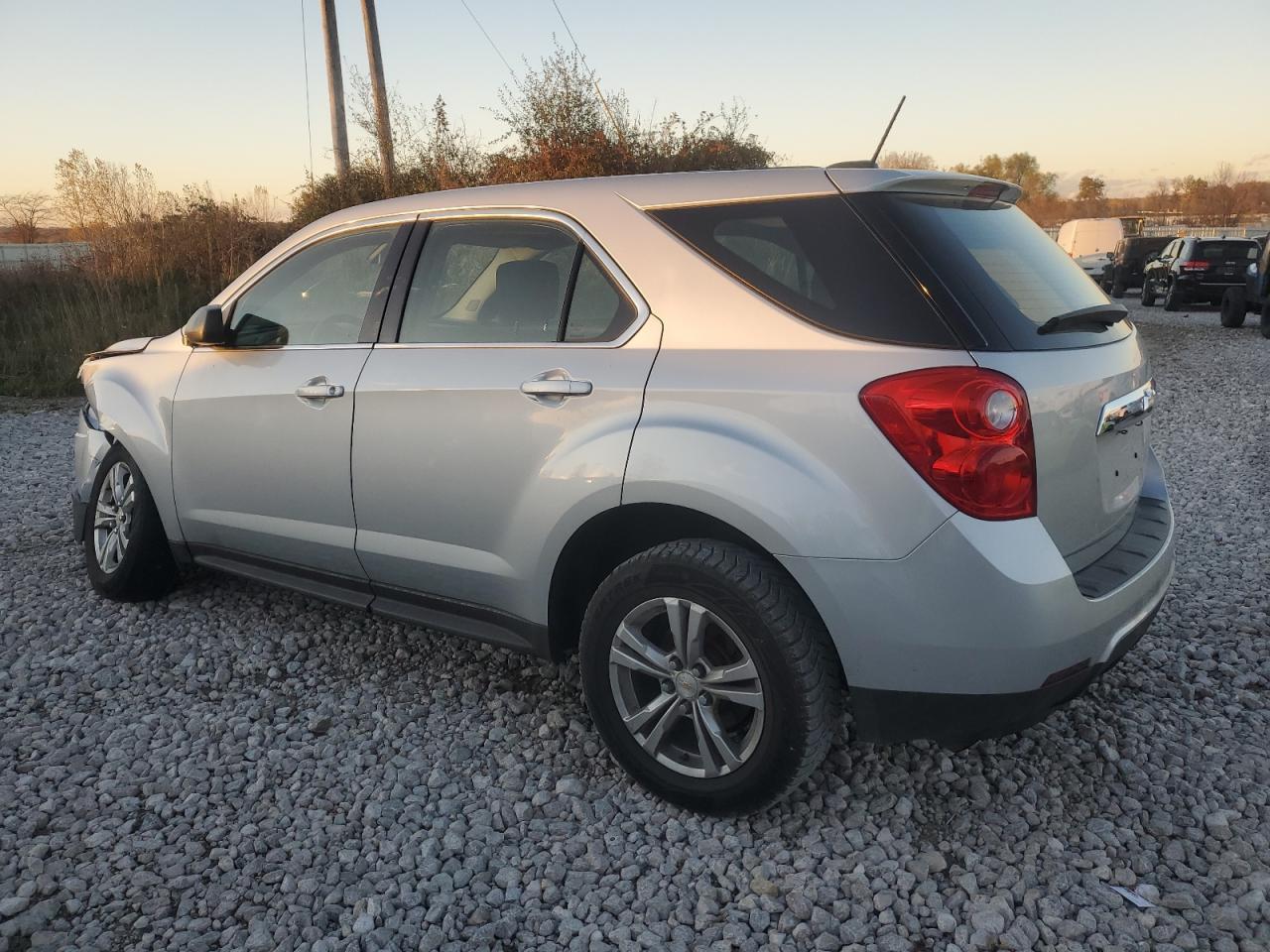2015 Chevrolet Equinox Ls - Image 2