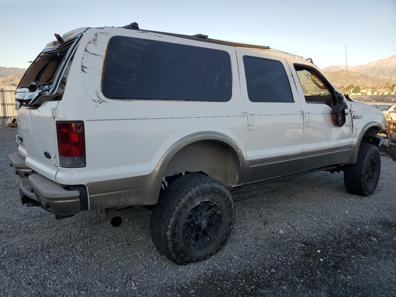 2004 Ford Excursion Eddie Bauer - Image 3