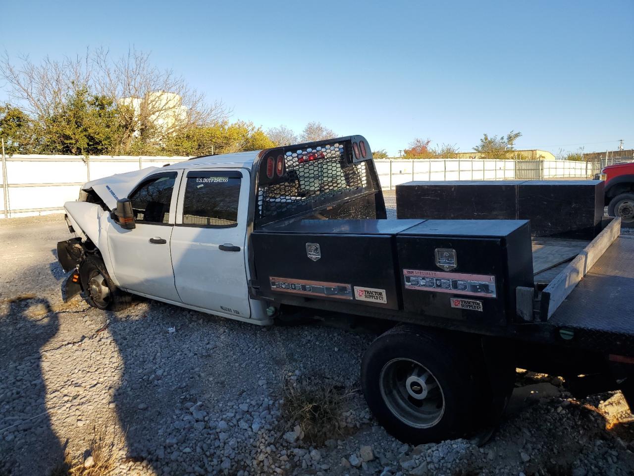 2017 Chevrolet Silverado K3500 - Фото 2