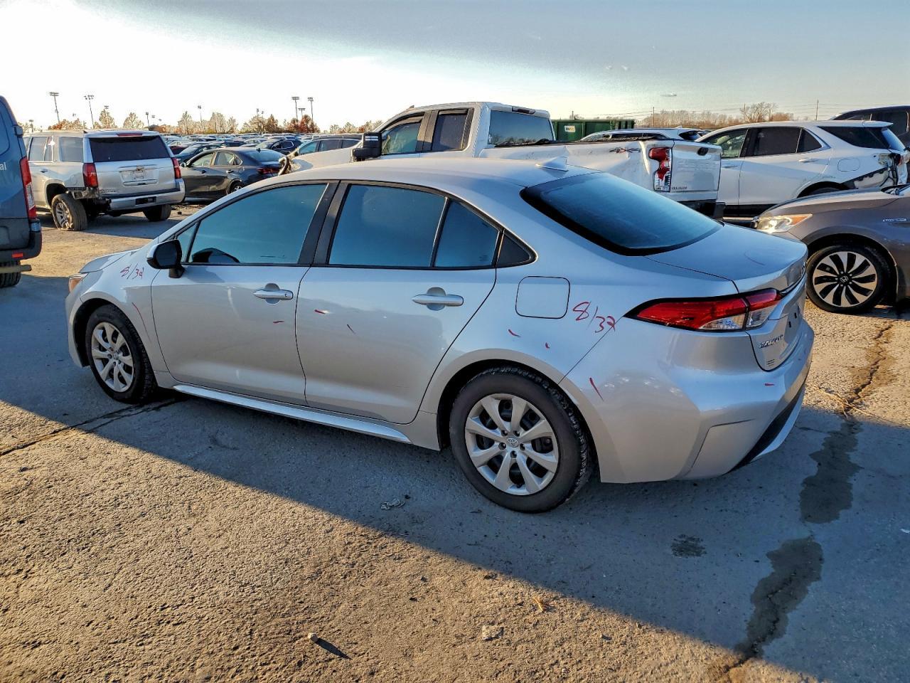 2021 Toyota Corolla Le - Фото 2