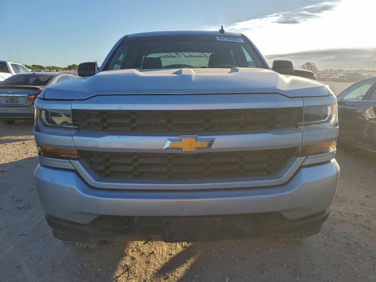 2018 Chevrolet Silverado K1500 Custom - Фото 5