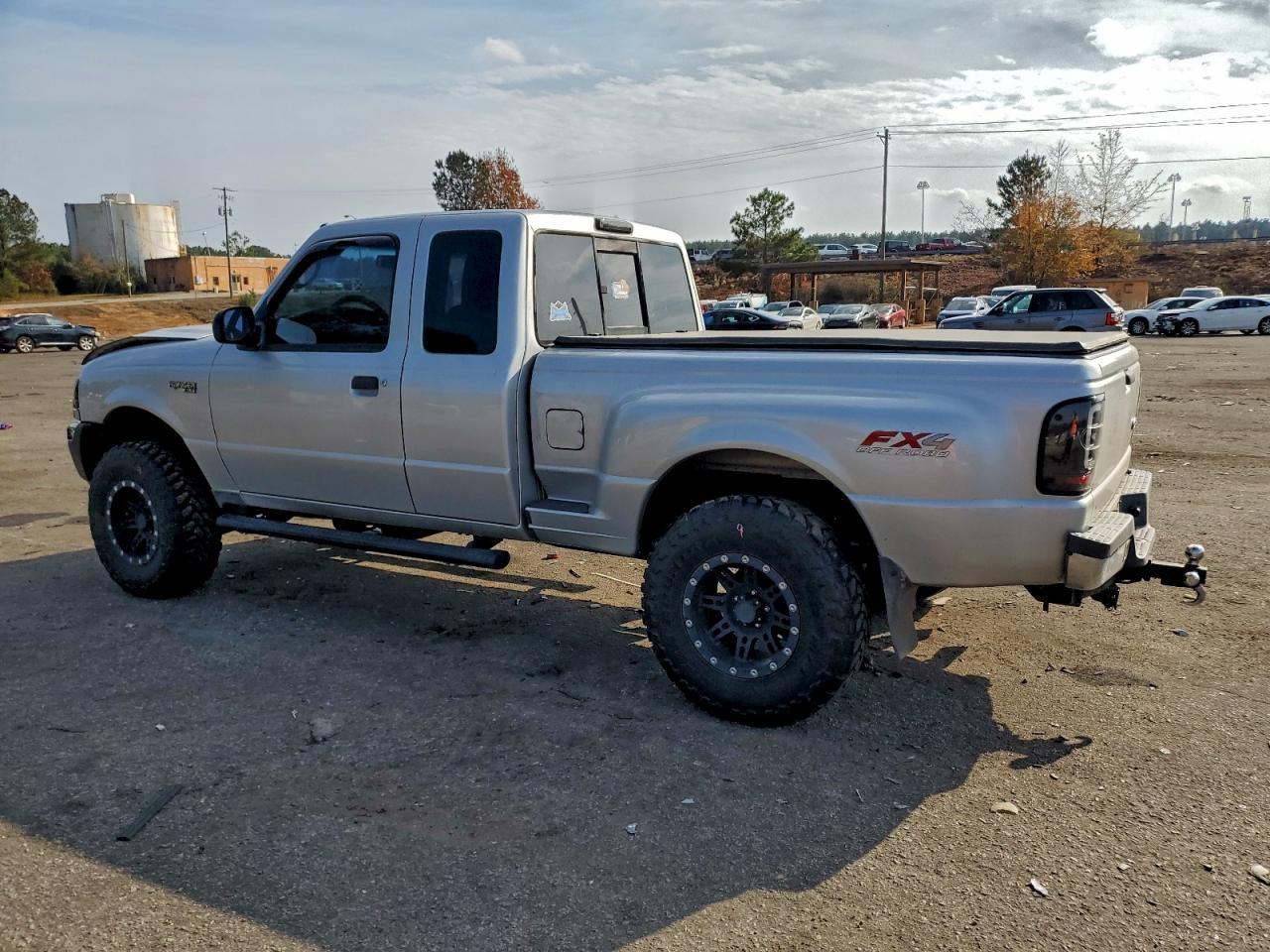 2004 Ford Ranger Super Cab - Image 2
