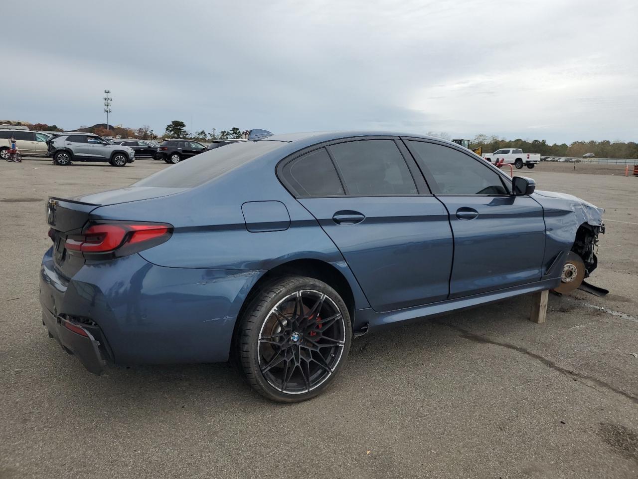 2023 BMW 540 Xi - Фото 3