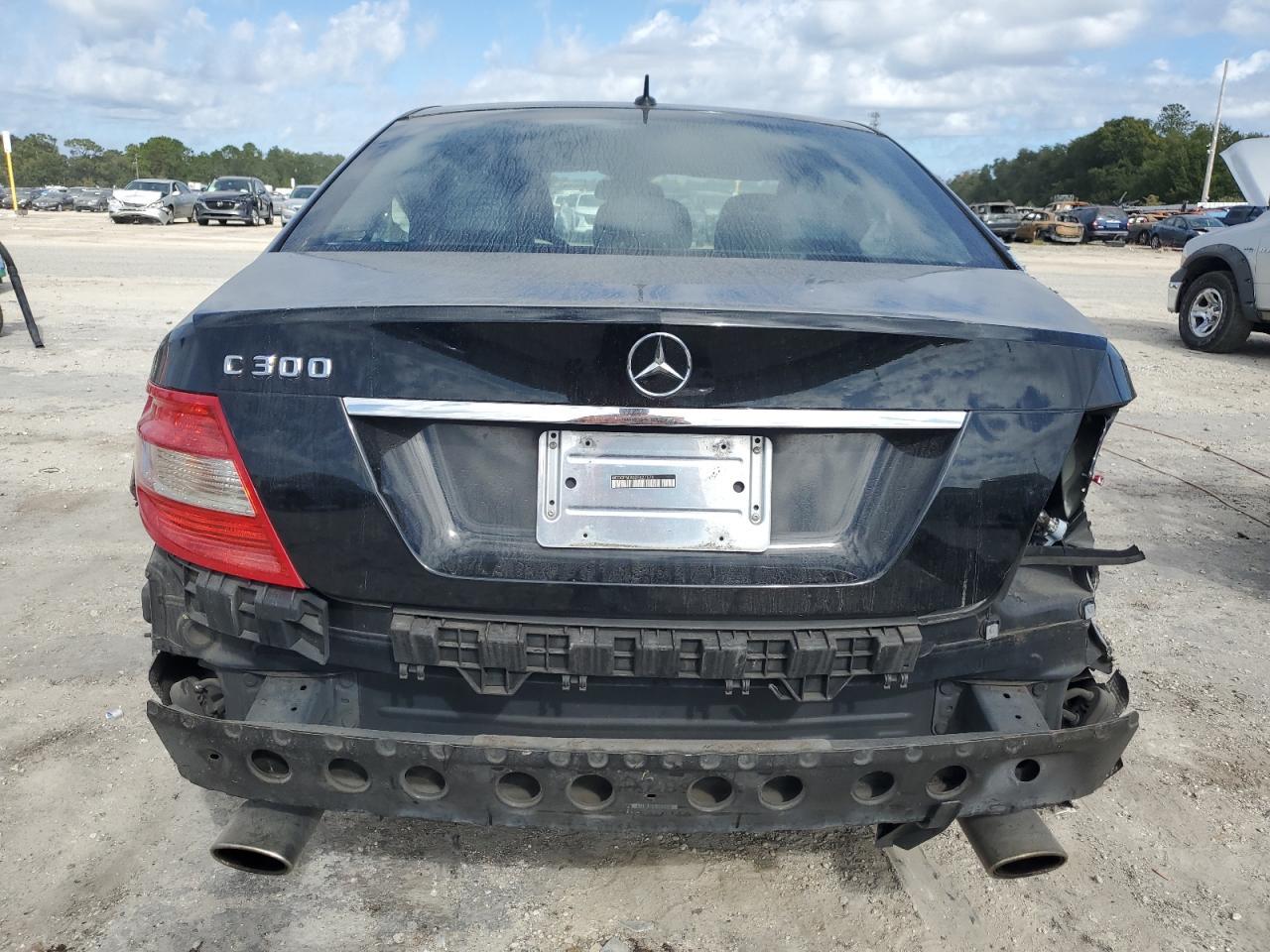 2011 Mercedes-Benz C 300 - Фото 6