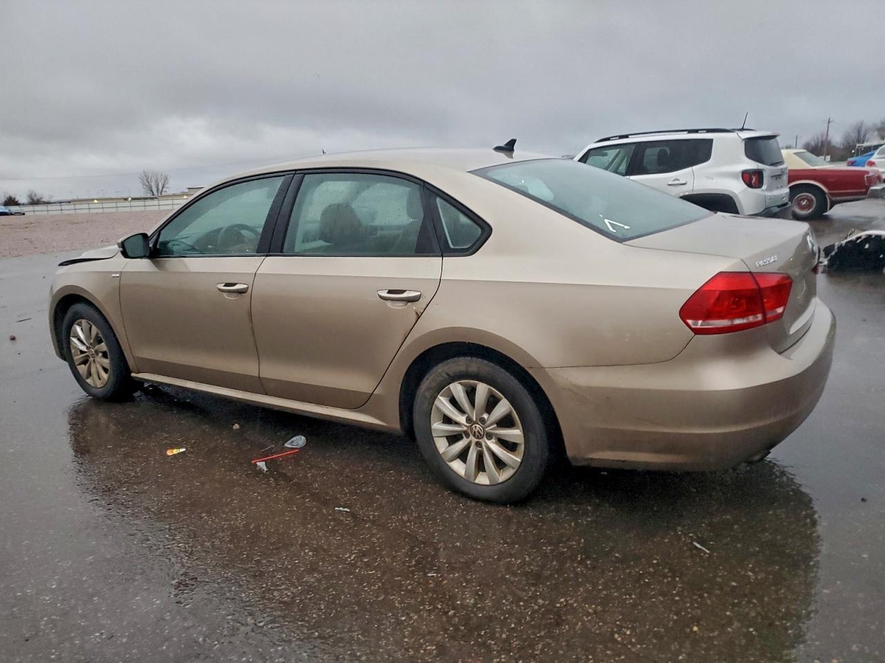 2015 Volkswagen Passat S - Image 2