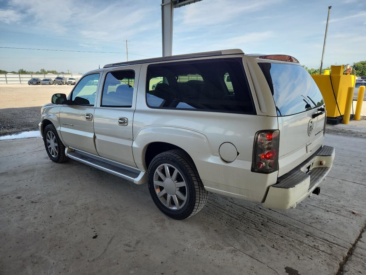 2005 Cadillac Escalade Esv - Image 2